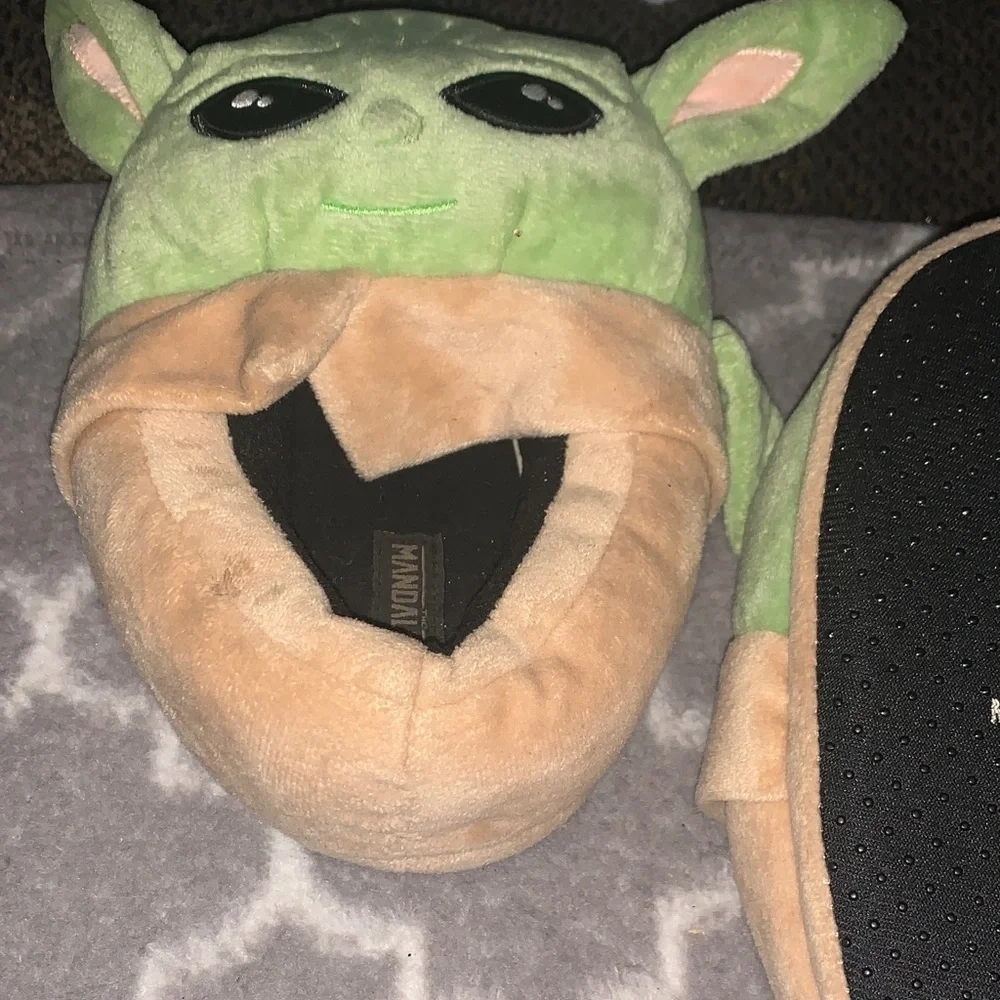 Star Wars Green and Tan Character Slippers